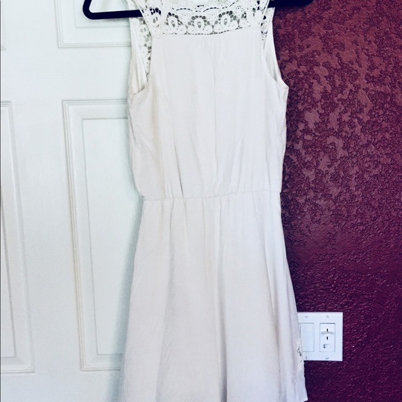 Cute White Dress - Picture 5 of 5